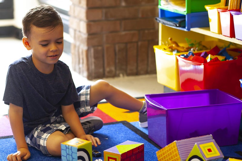 Storex صندوق كتب ستوركس كبير جداً، منظم بلاستيكي متداخل للاستخدام في المنزل، المكتب والفصل الدراسي، أصفر، 6-pack (71132U06C) - Image 4